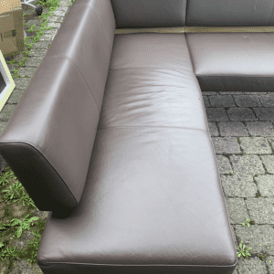 Eckbank aus Massivholz und Echtleder