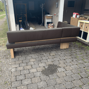 Eckbank aus Massivholz und Echtleder