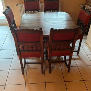 Tisch + 6 Stühle