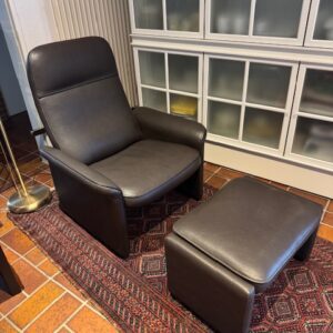 deSede Sessel DS 50 mit Fußhocker dunkelbraun