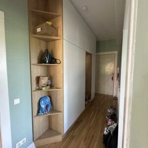 Altbau-Flur-Einbauschrank