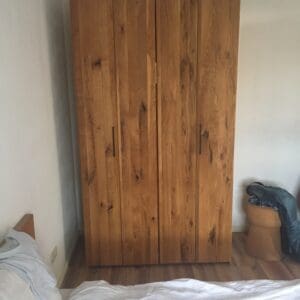 Kleiderschrank Falttürenschrank Rödemis Wildeiche Massivholz