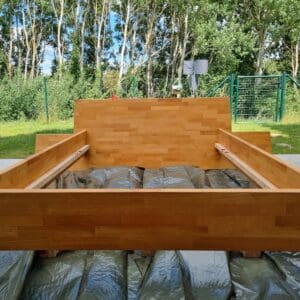 Massivholzbett Buche140x200 – Schreinerarbeit