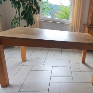 Eßtisch mit Ausziehplatte