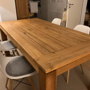 Wunderschöner Esstisch