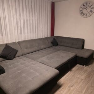 Wohnlandschaft in grau schwarz