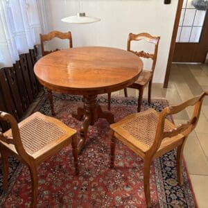 Antiker Esstisch Salontisch Beistelltisch inkl. Stühle