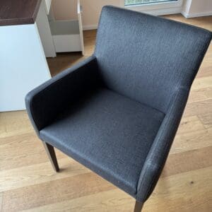 Armlehnstuhl für Schreibtisch Allegra von Christine Kröncke