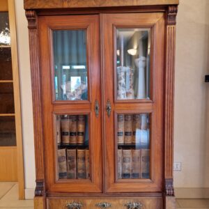 antiker Schmuckschrank (Vollholz/Glas)