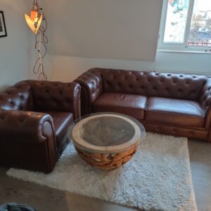 3 Sitzer Chesterfield Couch + Sessel + Alt Root Teak Tisch