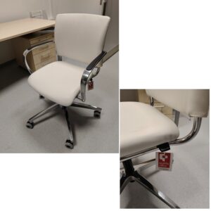 2 Dauphin Konferenzdrehstühle mit Rollen weißes Kunststoffpolster