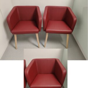 4 Nowystyl Loungesessel mit Holzbeinen und Kunstlederbezug rot