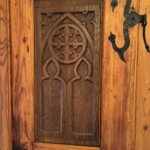 Antiker Kleiderschrank im Landhausstil / Gründerzeit um 1880–1900