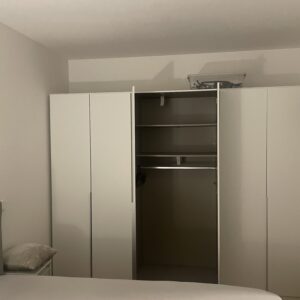 Kleiderschrank