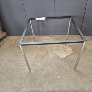 Tisch 100 x 100 Glasplatte vorhanden