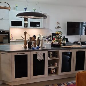 große moderne Küche