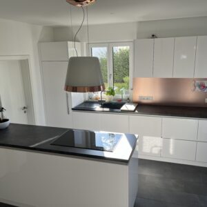 Hochwertige Schreinerküche mit SIEMENS-Geräten