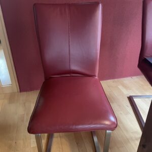 4 Rote Lederstühle