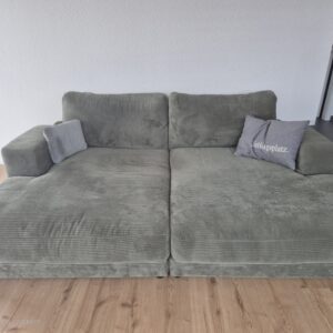 Großes Sofa