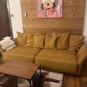 Bequemes Sofa in samtigem Senfgelb - Top Zustand