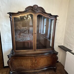 Antike Vitrine aus Massivholz, ca. 1900–1920