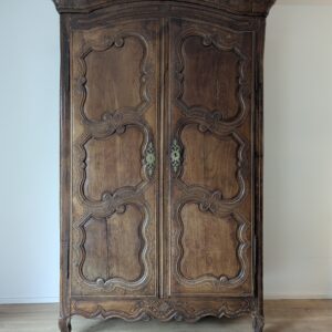 Antiker Hochzeitsschrank