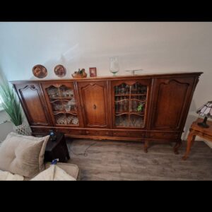 Alter vitrinen schrank