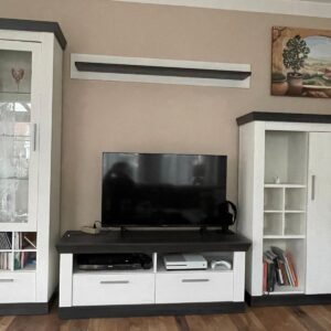 Gesamtansicht der Schrankwand