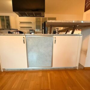 Rückseitige Schränke