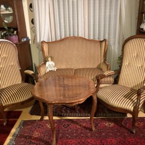 Sitzgruppe ohne Tisch