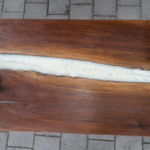Epoxidharz Tisch Wallnussholz