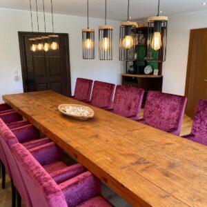 Big Table mit 12 Sessel ideal für Gastronomie