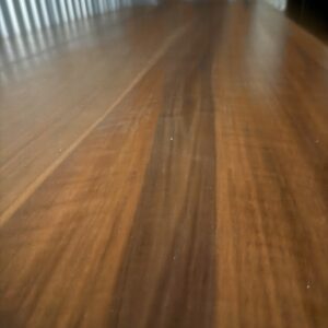 Massiver Esstisch 260 × 100 cm – amerikanischer Nussbaum – 5 cm Platte – Unikat