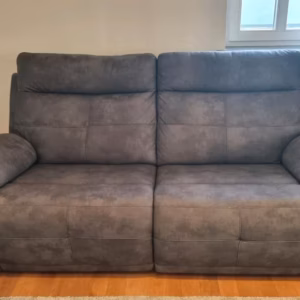 Kunstledercouch mit zwei Motoren und zwei USB anschlüssen