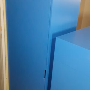 von schräg vorn, im Kontext neben Schubladenschrank