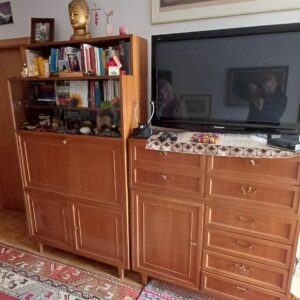 Sekretär und Sideboard