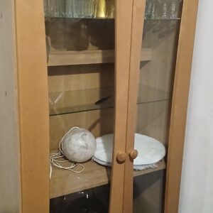 Vitrine Erle massiv mit Beleuchtung