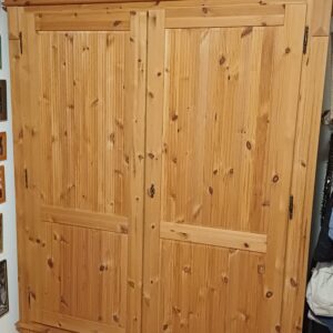 Kleiderschrank