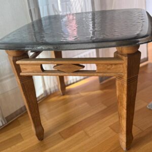 Glastisch mit Eiche Unterbau