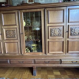 Wohnzimmerschrank