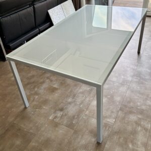 Tisch von Desalto, 100x180cm, italienischer Hersteller, Designmöbel