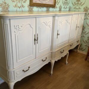 Antikes Sideboard / Anrichte im Louis XV Stil – Shabby Chic, weiß, massiv & verziert