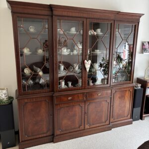 Wohnzimmerschrank
