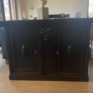 Dunkler Holzschrank / Buffet / Sideboard, massiv