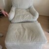 Gemütlicher Ralp Lauren Polstersessel mit passendem Fußhocker im klassischen Streifen-Design. Sehr bequem, ideal zum Lesen oder Entspannen. Stoff in gutem Zustand, leichte Nutzungsspuren.