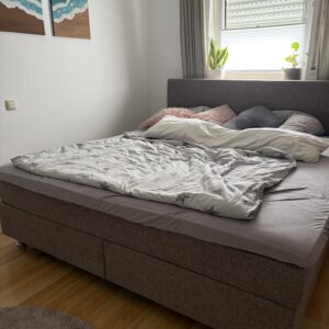 Doppelbett Kiefer massiv gelaugt geölt +2 Nachttische und neuwertige Matratzen