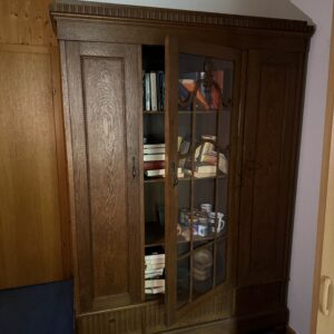 antike, massive Vitrine