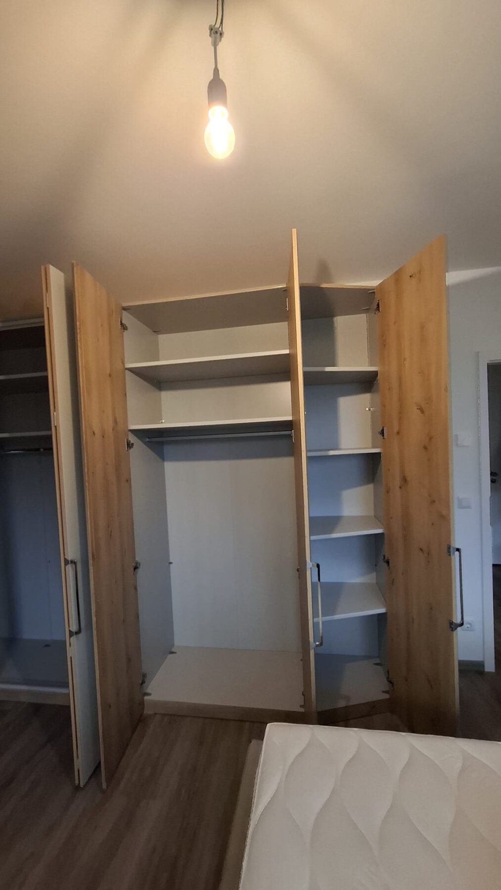 Schrank 9