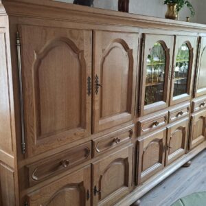 Wohnzimmerschrank