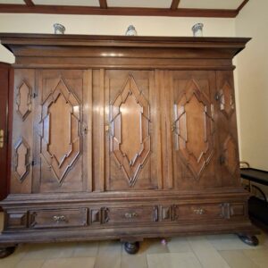 Antiker Eichenschrank
